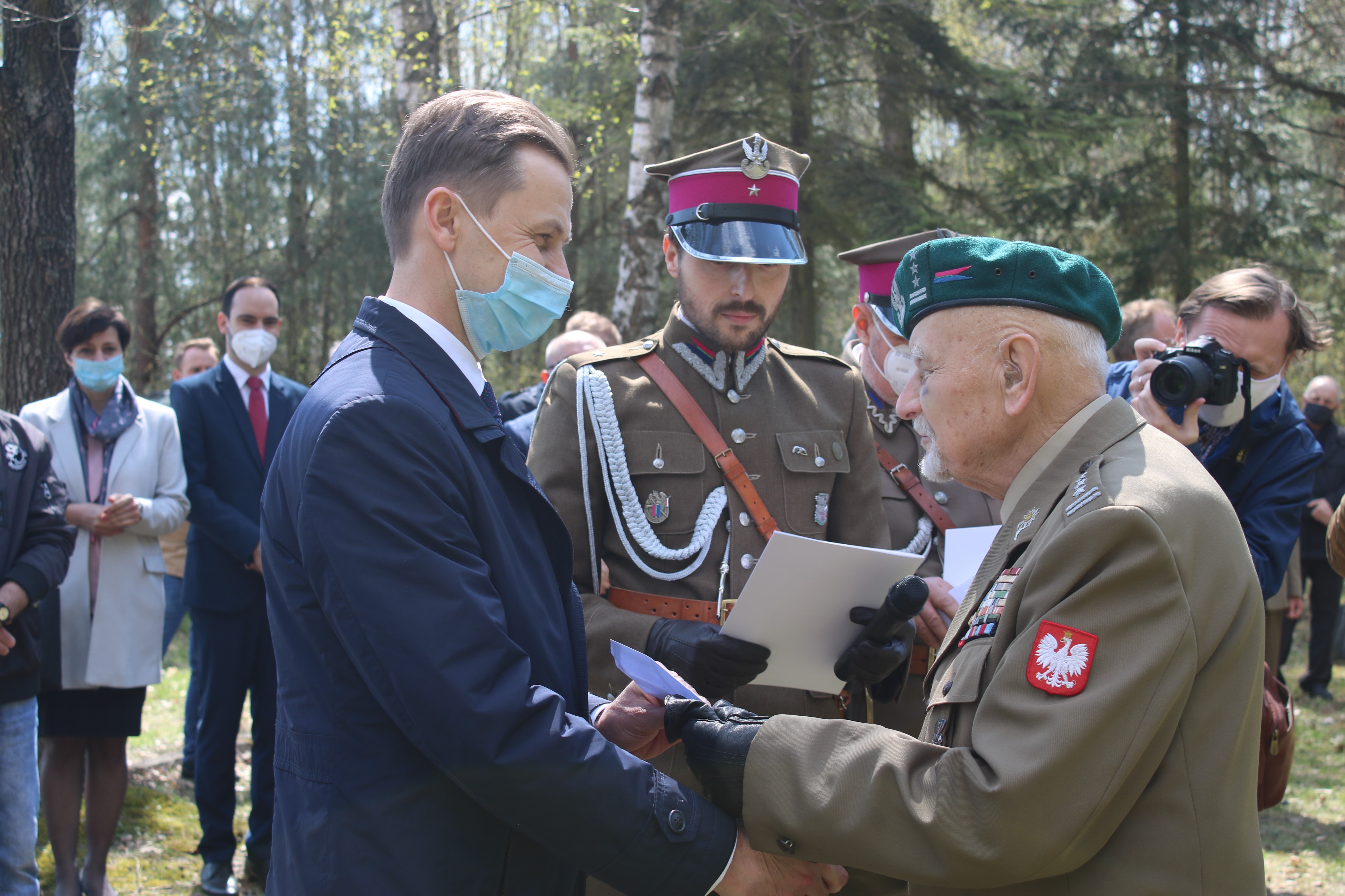 Starosta Opoczyński Marcin Baranowski odbiera odznakę 